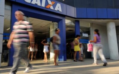 Caixa estuda demissão voluntária para poupar R$ 2 bi por ano