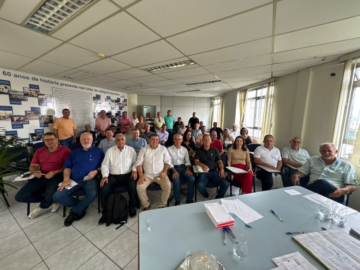 Diretoria da Feeb SP/MS realiza última reunião do ano em defesa dos direitos dos trabalhadores.