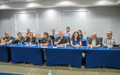 Trabalhadores cobram fim do teto e reafirmam custeio 70/30 no Saúde Caixa.